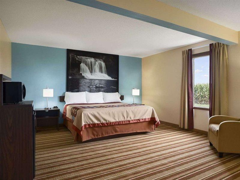 Super 8 By Wyndham Mattoon Hotel Exterior photo
