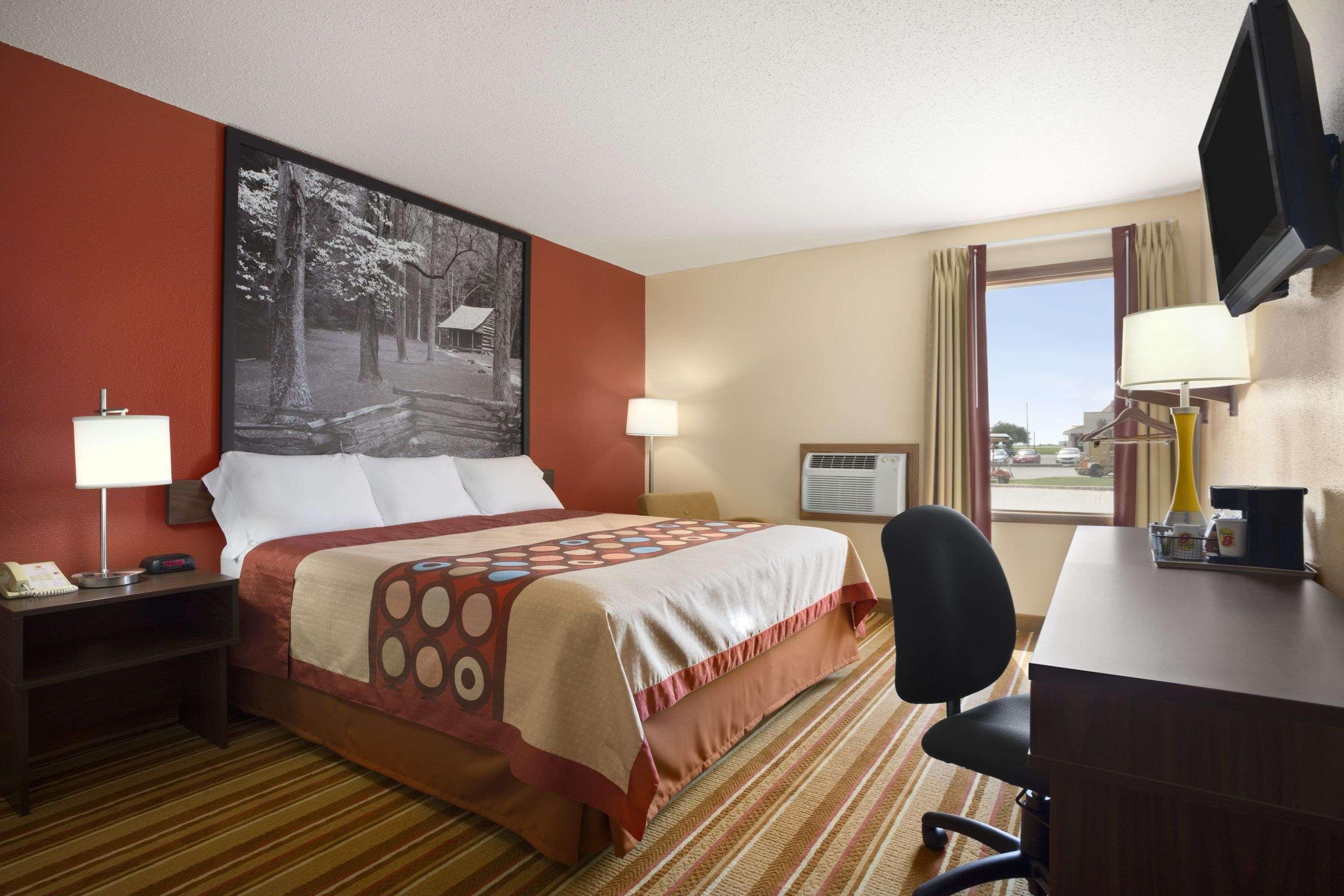 Super 8 By Wyndham Mattoon Hotel Exterior photo