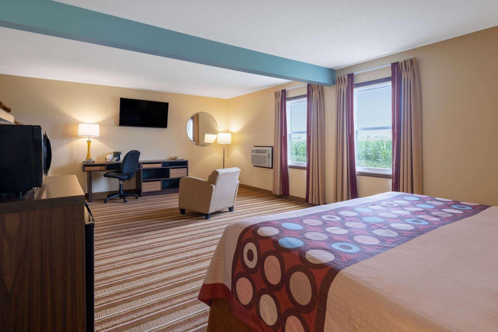 Super 8 By Wyndham Mattoon Hotel Exterior photo