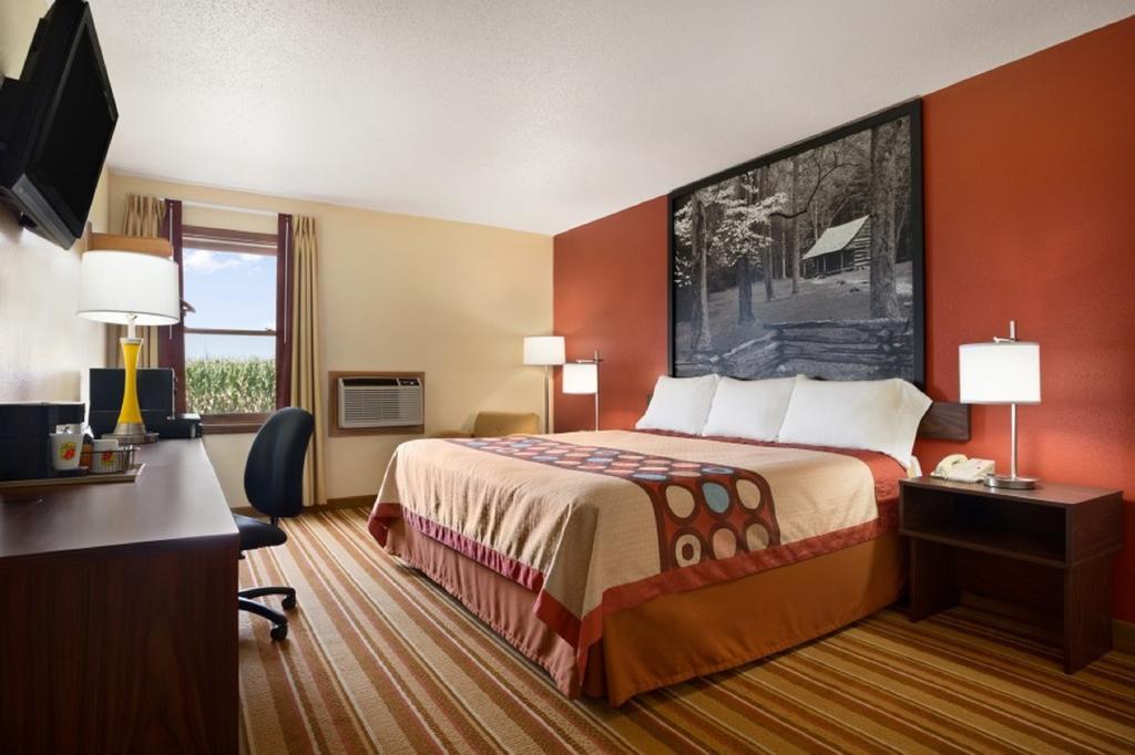 Super 8 By Wyndham Mattoon Hotel Exterior photo