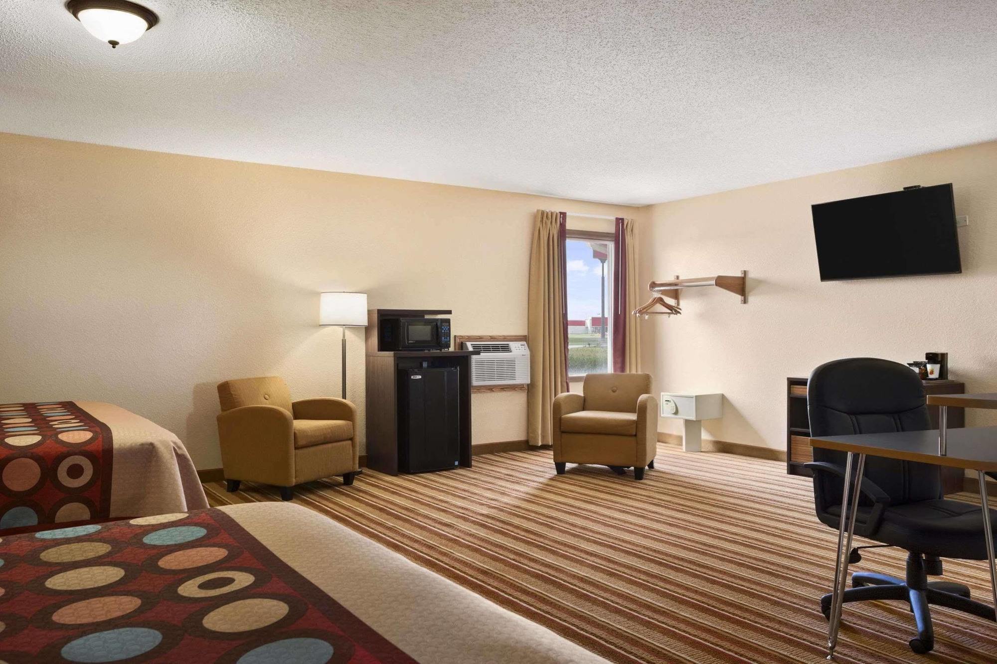 Super 8 By Wyndham Mattoon Hotel Exterior photo