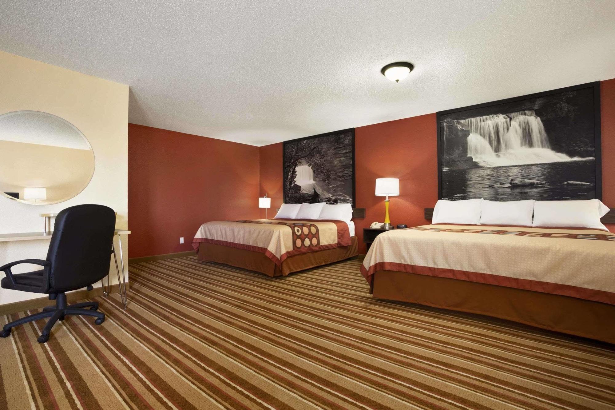 Super 8 By Wyndham Mattoon Hotel Exterior photo